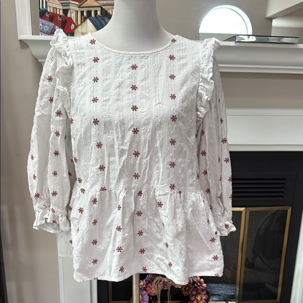Universal Thread White Puff Sleeve Blouse with Ruffled Details